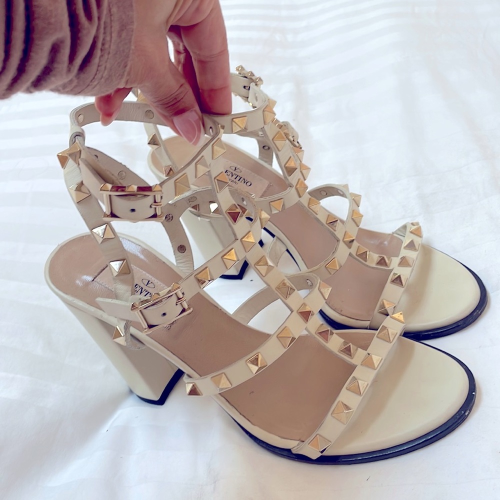 White VALENTINO ROCKSTUD ANKLE STRAP SANDAL 90 MM size 36 1/2